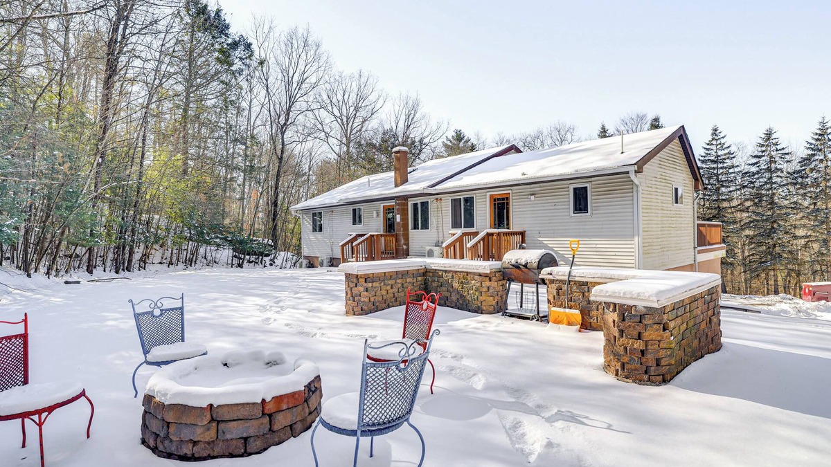 White Mills House | 8 Mi to Lake Wallenpapack: Gem w/Deck & Game Room