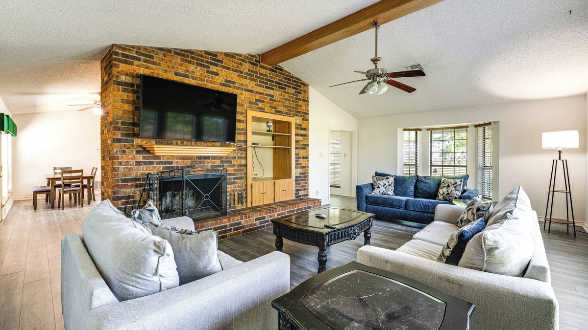 Cross Roads House | 8 Mi to Lewisville Lake: Peaceful Countryside Home