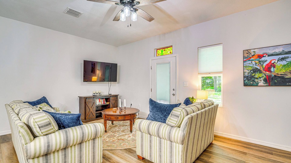 Silver Springs Cottage | 8 Mi to Ocala: Quiet Silver Springs Home w/Grill!