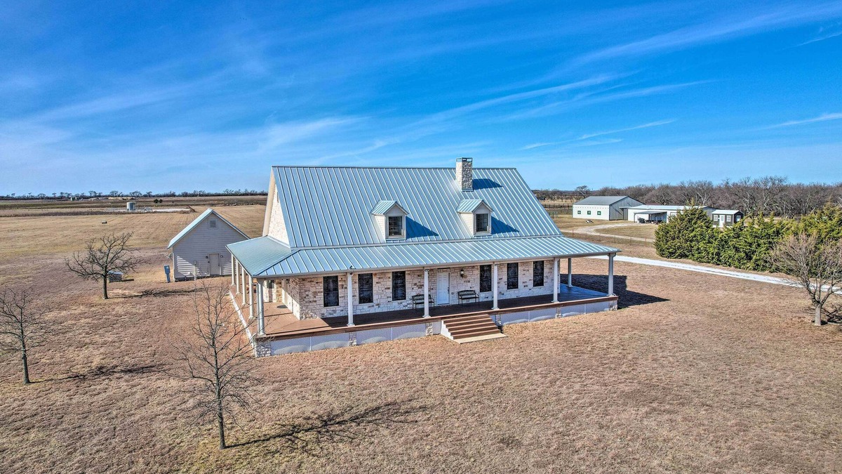 Era House | 8 Mi to White Rock Lake: Spacious Krum Home