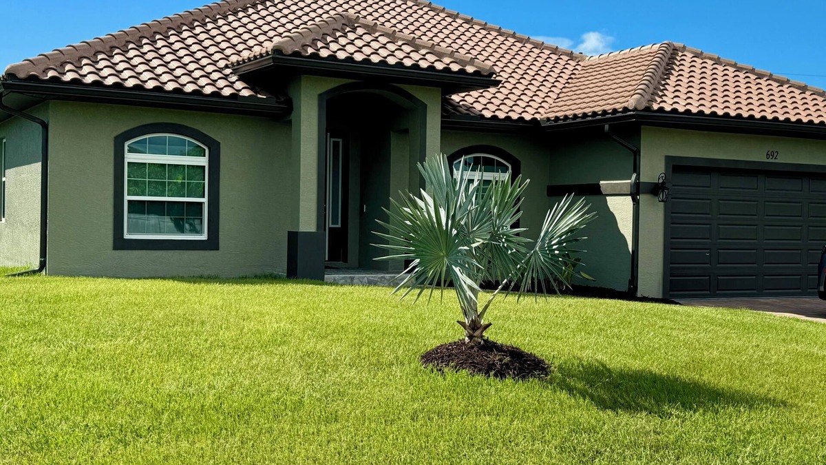 South Venice House | 8 min drive to a Beach. Family Beach Getaway wSaltwater Pool