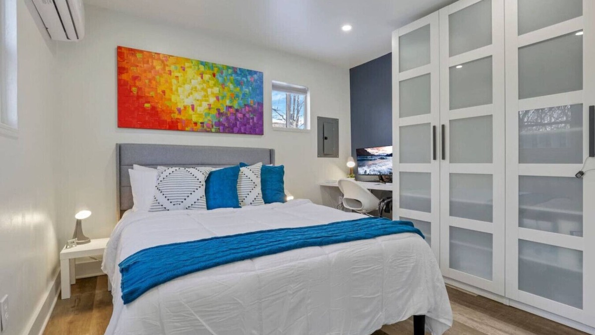 Near East Columbus House | 8 Min to Convention Center | Work Travel | Unit A