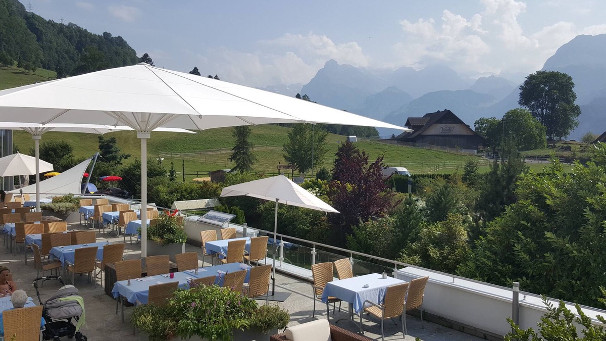 Ruetli Apartment | 8-person apartment in the holiday park Landal Vierwaldstättersee