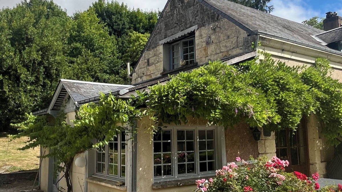 Troo Cottage | 8-person gîte on the banks of the Loir with swimming pool and tennis court