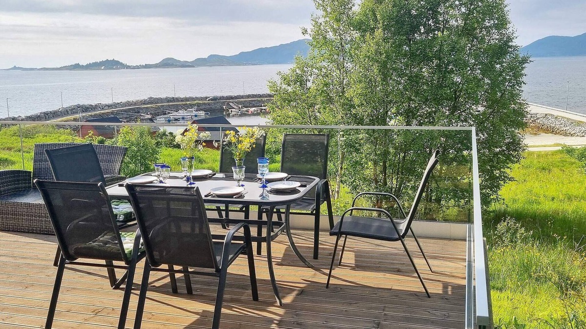 Stadlandet House | 8 person holiday home in Åram
