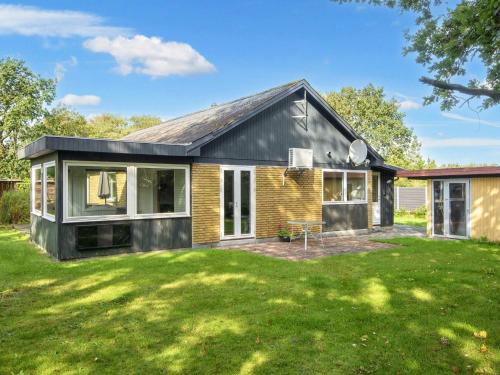Skjern House | 8 person holiday home in Skjern-By Traum
