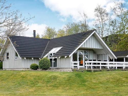 Lihme House | 8 person holiday home in Spøttrup-By Traum