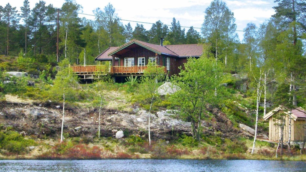 Marnardal House | 8 person holiday home in BJELLAND