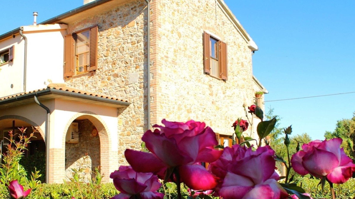 Campiglia Marittima House | 8 RIBOCCHI HOLIDAY HOME: THREE-ROOM APARTMENT WITH POOL SEA, THERMAL BATHS AND VILLAGES