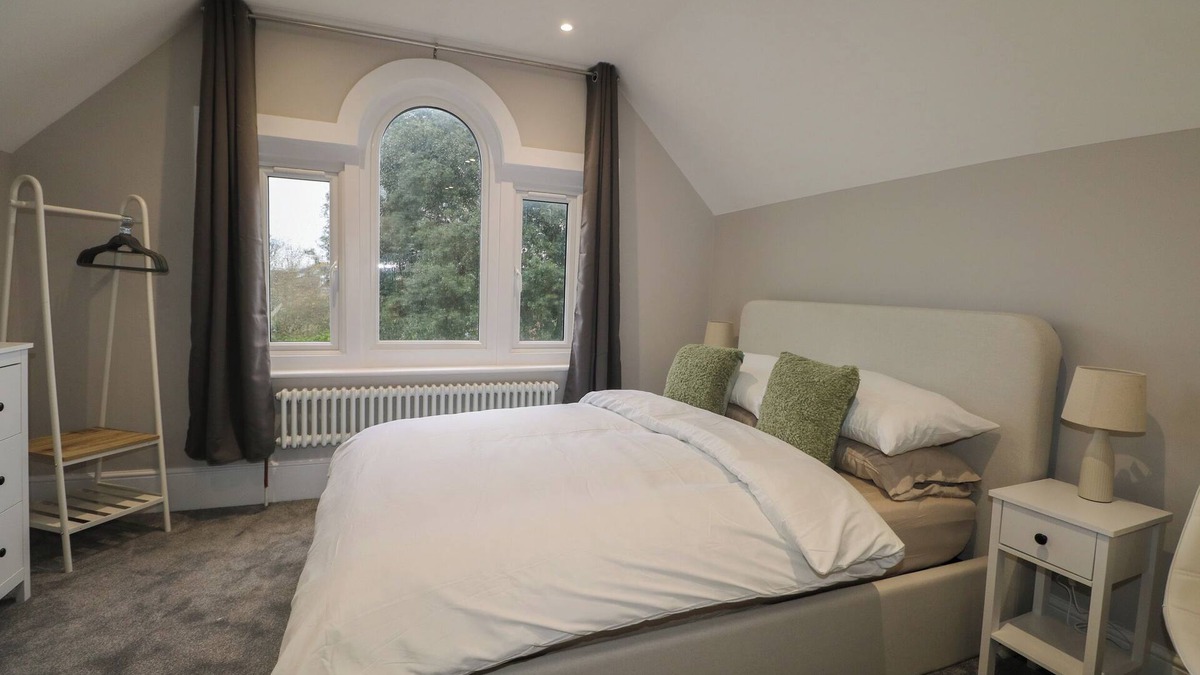 Seaford Cottage | 8 THE CUCKMERE, pet friendly, country holiday cottage in Seaford