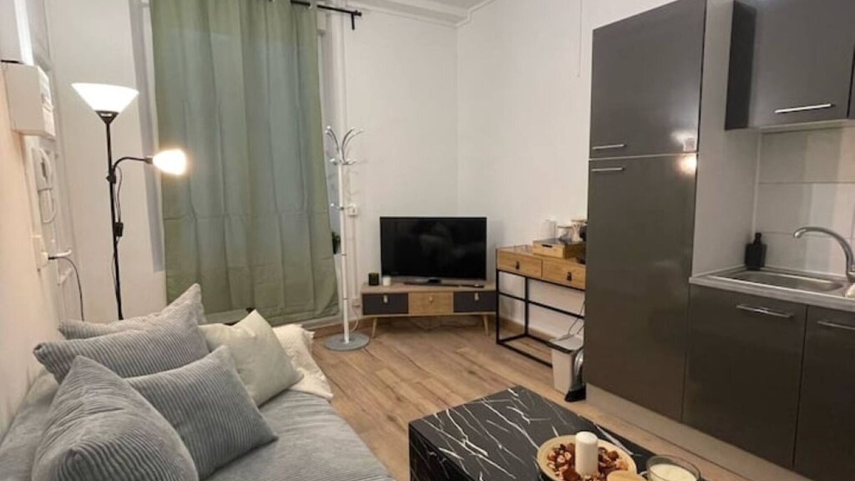 Reims Apartment | 8-Very nice apartment in Reims for 4 travellers