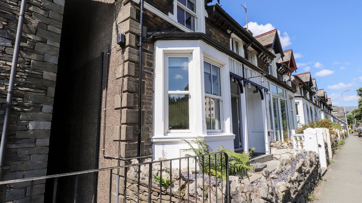 Waterhead Cottage | 8 WATERHEAD TERRACE, family friendly in Ambleside