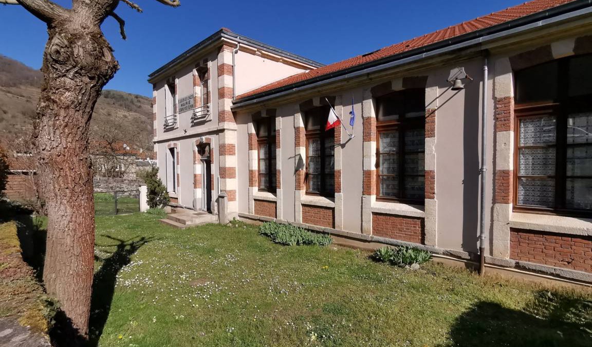 Saint-Julien-des-Chazes Cottage | 80 m² Cabin ∙ 3 bedrooms ∙ 6 guests