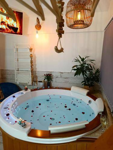 Quartier du chateau Apartment | 80 m² Apartment ∙ 2 bedrooms ∙ 4 guests