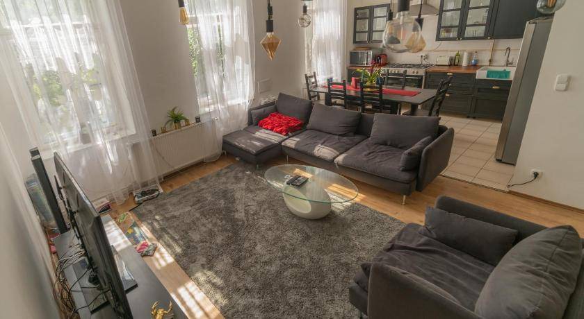 Sopron Apartment | 80 m² Apartment ∙ 3 bedrooms ∙ 7 guests