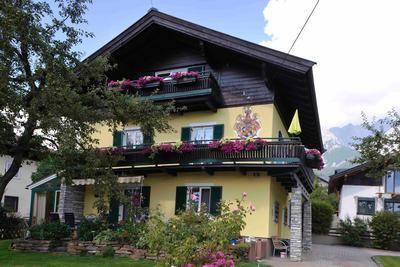 Saalfelden am Steinernen Meer Apartment | 80 m² Apartment ∙ 3 bedrooms ∙ 8 guests