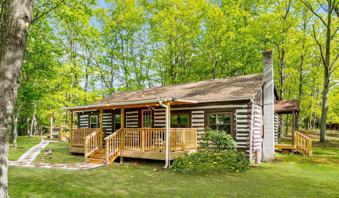 Berkeley Springs Ski Chalet | 80 m² Chalet ∙ 2 bedrooms ∙ 4 guests