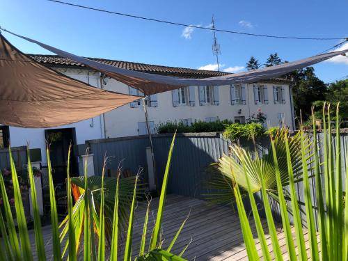 Saint-Laurent-de-Medoc House | 80 m² House ∙ 2 bedrooms ∙ 4 guests