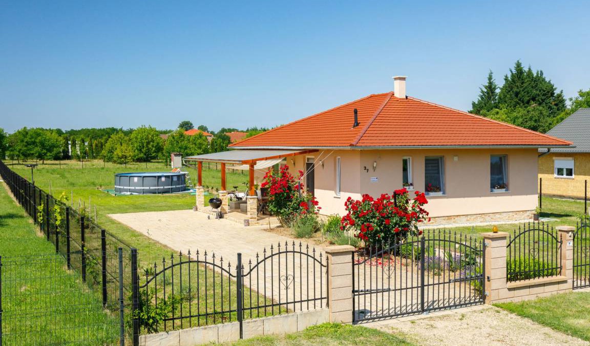 Balatonszemes House | 80 m² House ∙ 2 bedrooms ∙ 6 guests