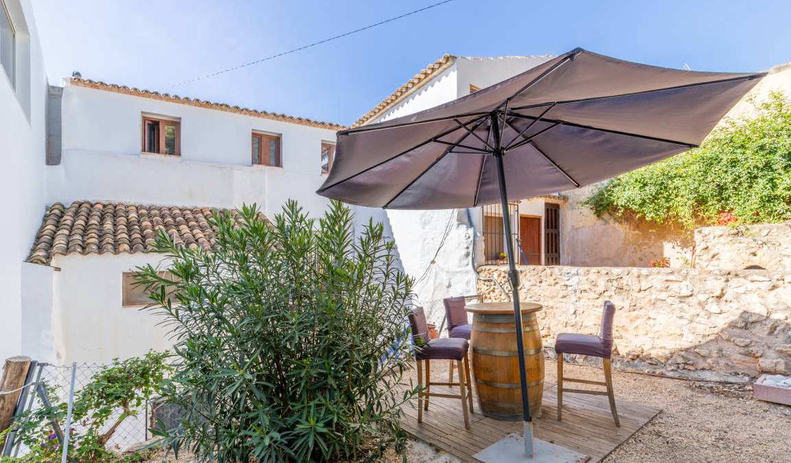 Xirles House | 80 m² House ∙ 2 bedrooms ∙ 4 guests