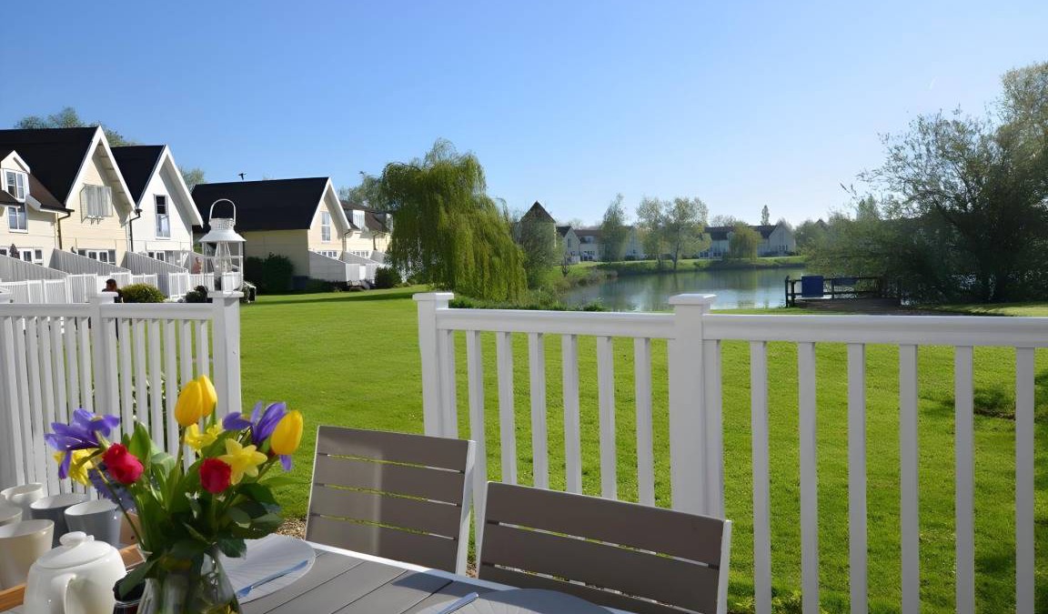 South Cerney Cabin | 80 m² Lodge ∙ 3 bedrooms ∙ 6 guests