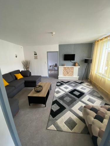 Saint-Benoit-sur-Loire House | 80 m2 meublé RDC