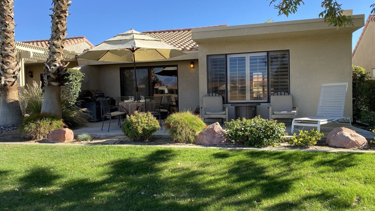 Palm Desert Condo | 80+ TEN STAR REVIEWS!