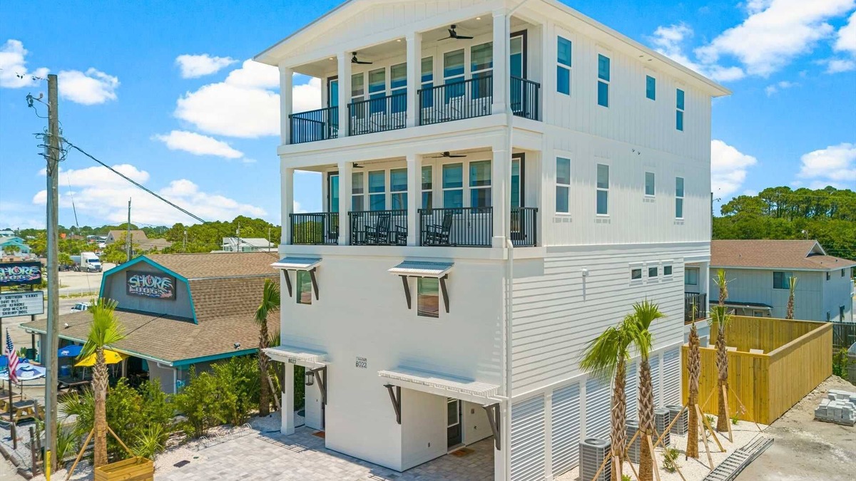 Silver Sands House | 8022 Thomas Dr. Luxury! Heated Pool - Sleeps 24