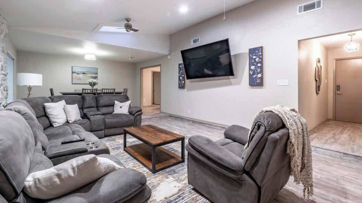 Raintree House | 806 Estate - 4BR/2BA - South Lubbock