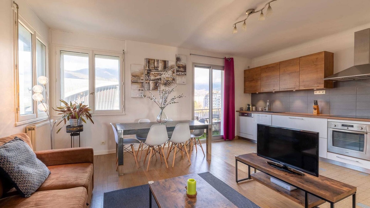 Quartier Exposition-Bajatiere Apartment | 80m² apartment crossing with breathtaking views of all the mountains!