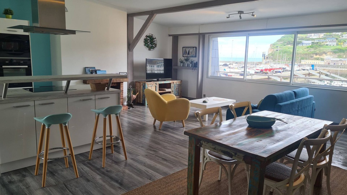 Fecamp Apartment | 80m² apartment with south-facing terrace, sea and harbor view