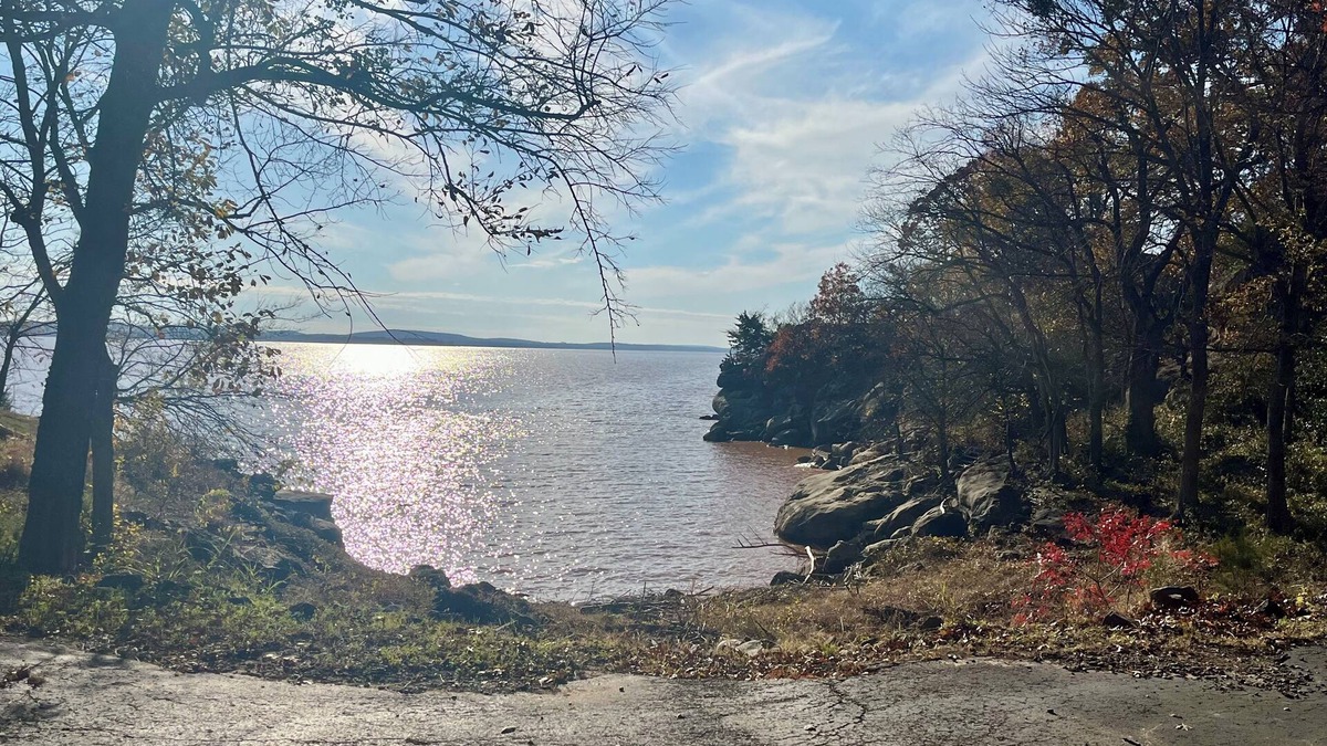 Eufaula House | 80’s Retro Themed Lakefront with Amazing Views Game Rm Open Cabin-Fiber WiFi