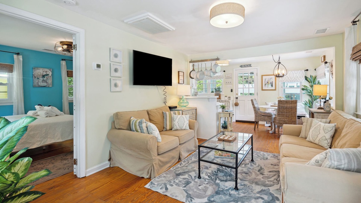 Folly Beach House | 817 E Ashely Ave - Pleasant Breeze