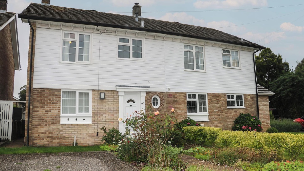 Havant House | 83 OAKLANDS ROAD, family friendly, with a garden in Havant