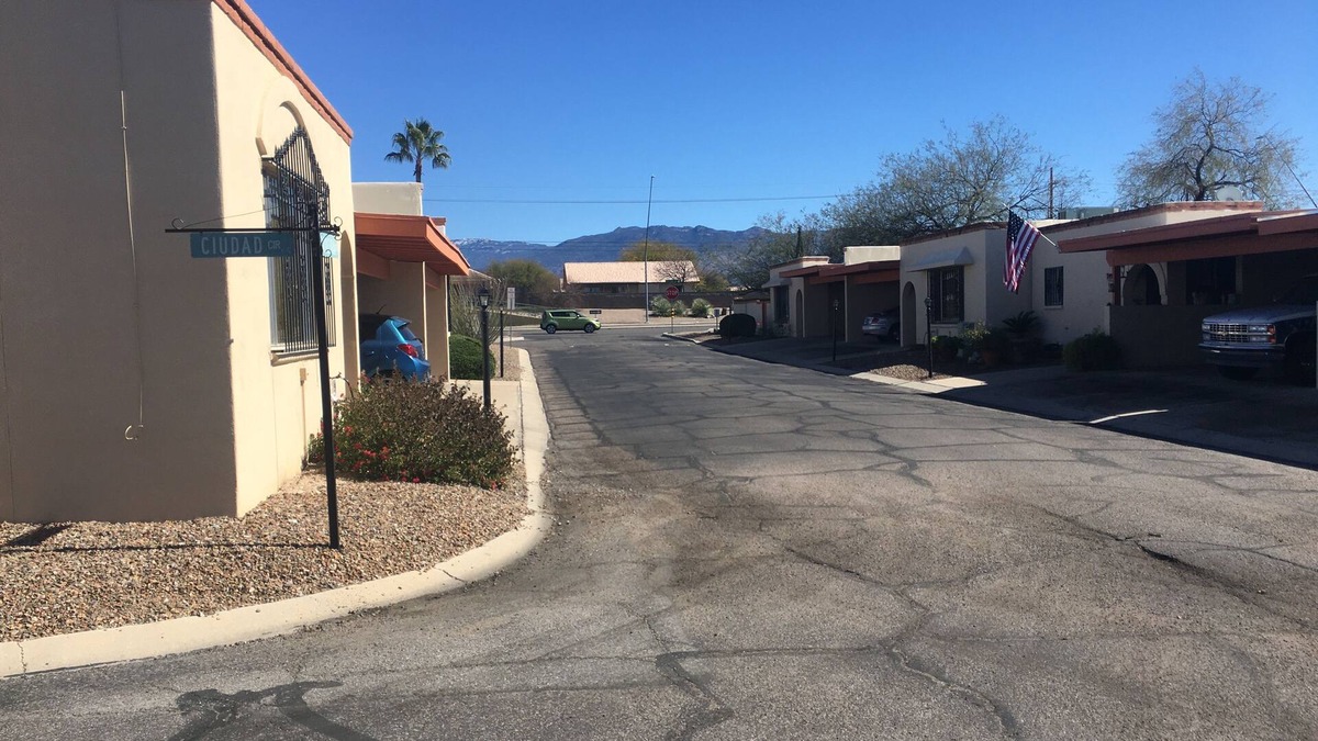 Tucson House | 835 Ciudad Circle, Tucson, 85710