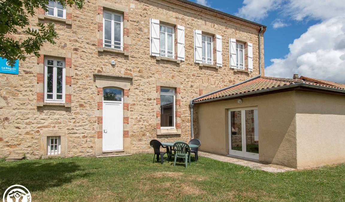 Egliseneuve-des-Liards House | 84 m² Gîte ∙ 3 bedrooms ∙ 6 guests
