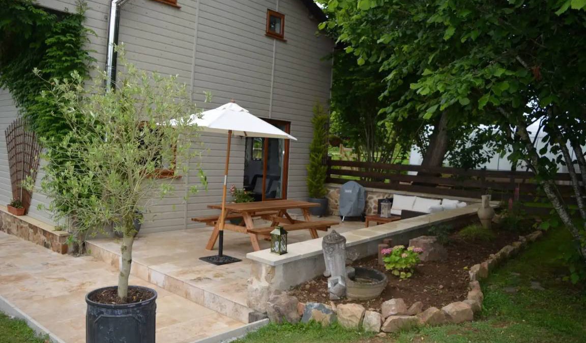 Lonlay-l'Abbaye House | 84 m² House ∙ 2 bedrooms ∙ 4 guests