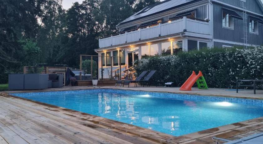 Bergsnas Villa | 84 m² Villa ∙ 2 bedrooms ∙ 4 guests