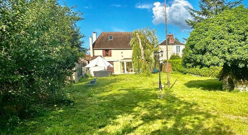 Notre-Dame-de-l'Isle House | 85 m² House ∙ 3 bedrooms ∙ 7 guests