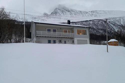 Kvaloya House | 85 m² House ∙ 3 bedrooms ∙ 6 guests