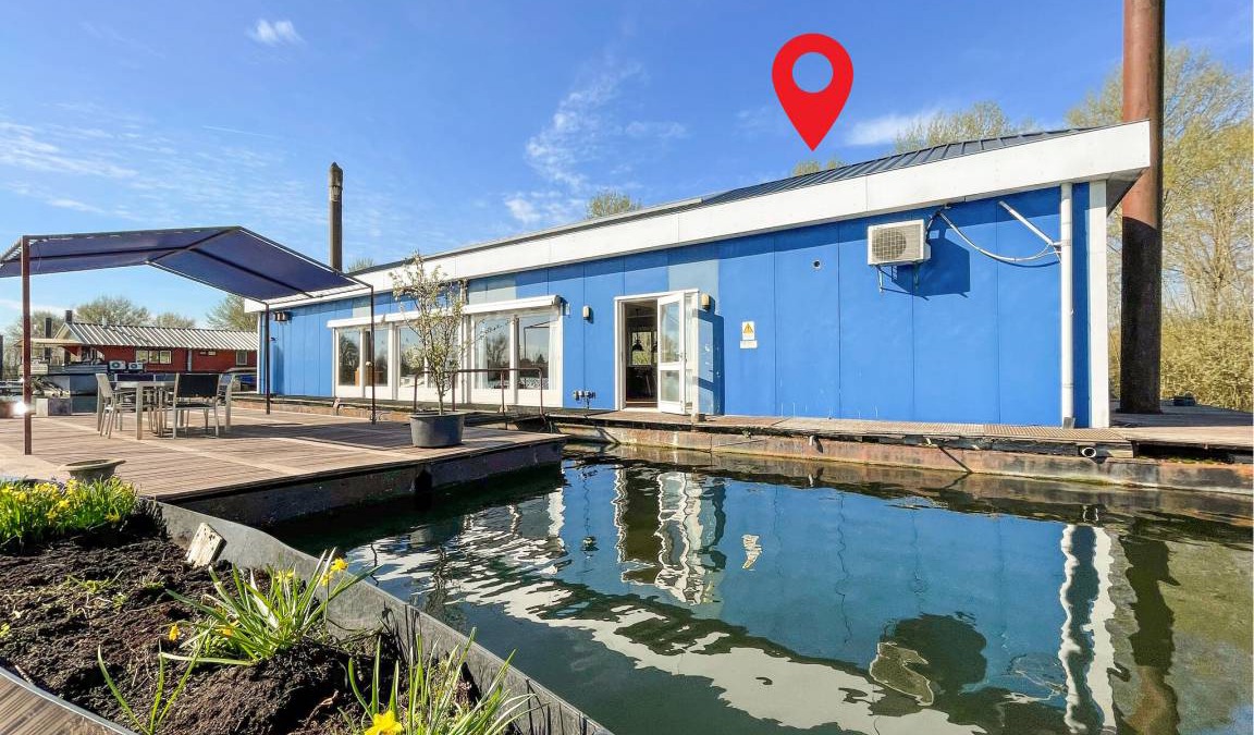 Lith Boat Rental | 85 m² Houseboat ∙ 2 bedrooms ∙ 5 guests