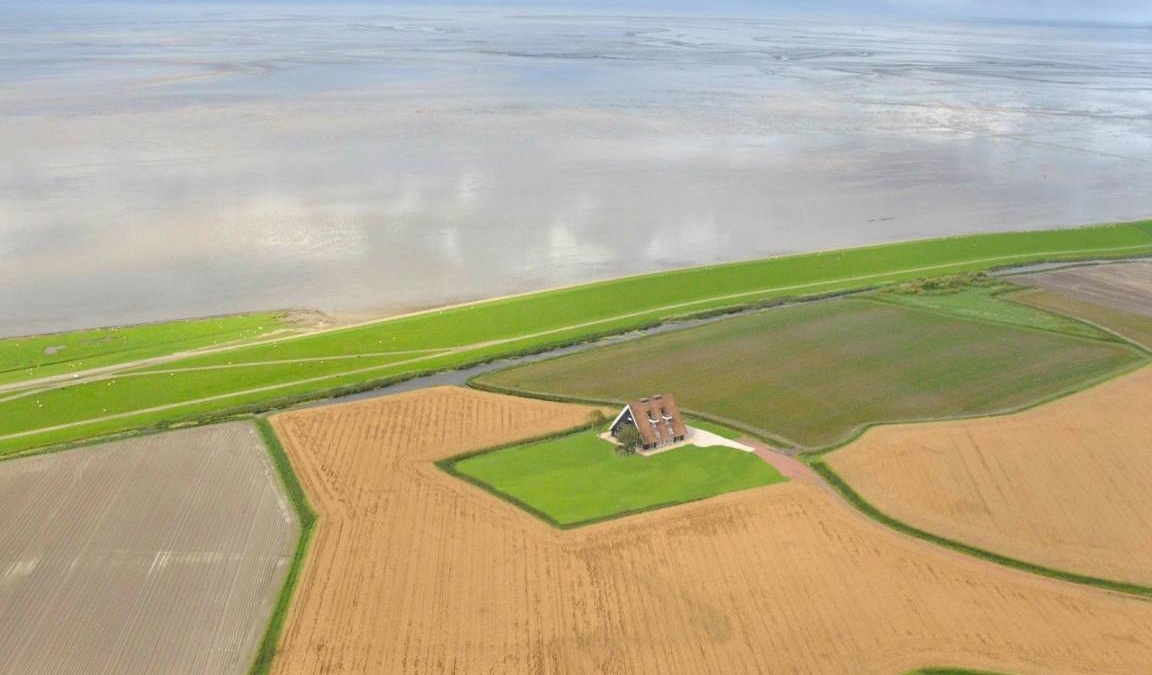Wierum House | 850 m² House ∙ 1 bedroom ∙ 22 guests