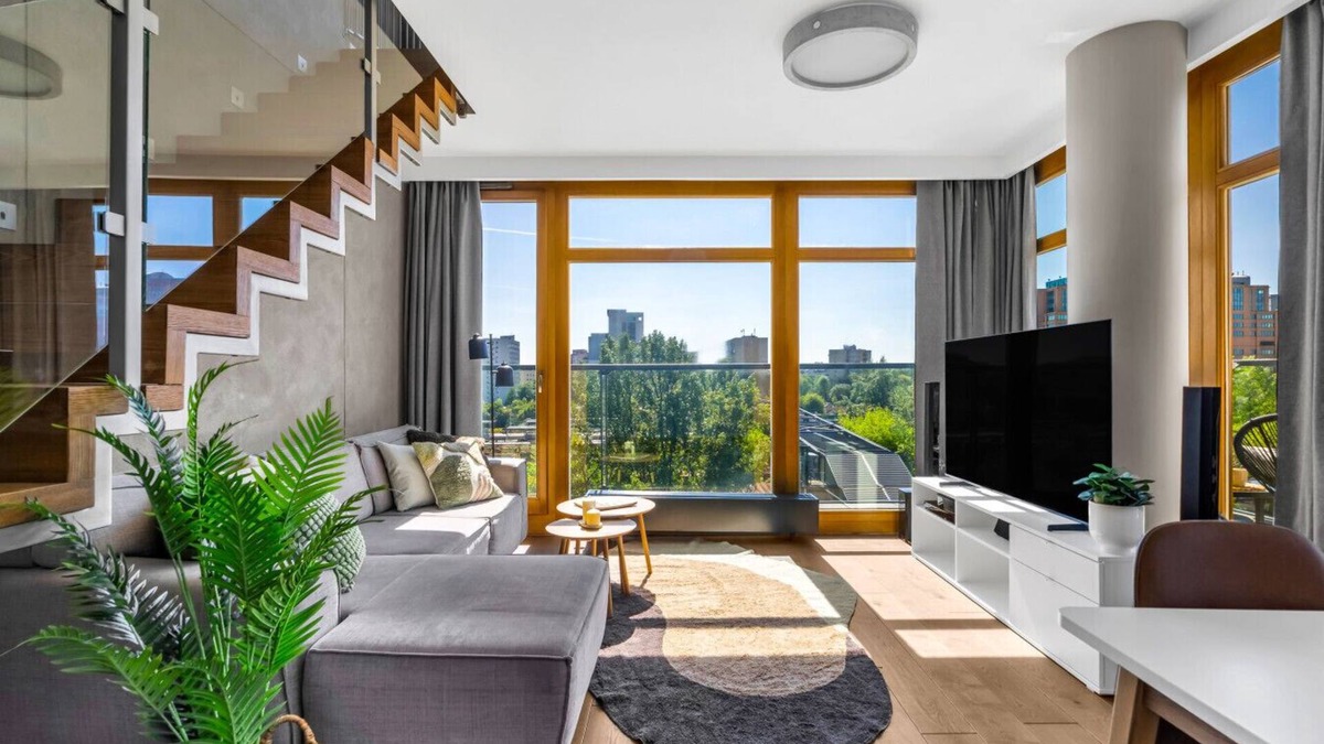 Centrum Apartment | 86m2 Two-Level Suite - Parking, City View, Metro by Rentujemy