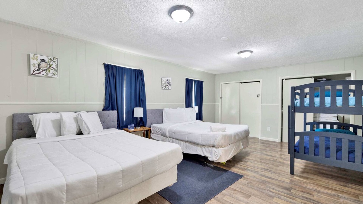 Crestline Heights House | 86th Cozy Coop