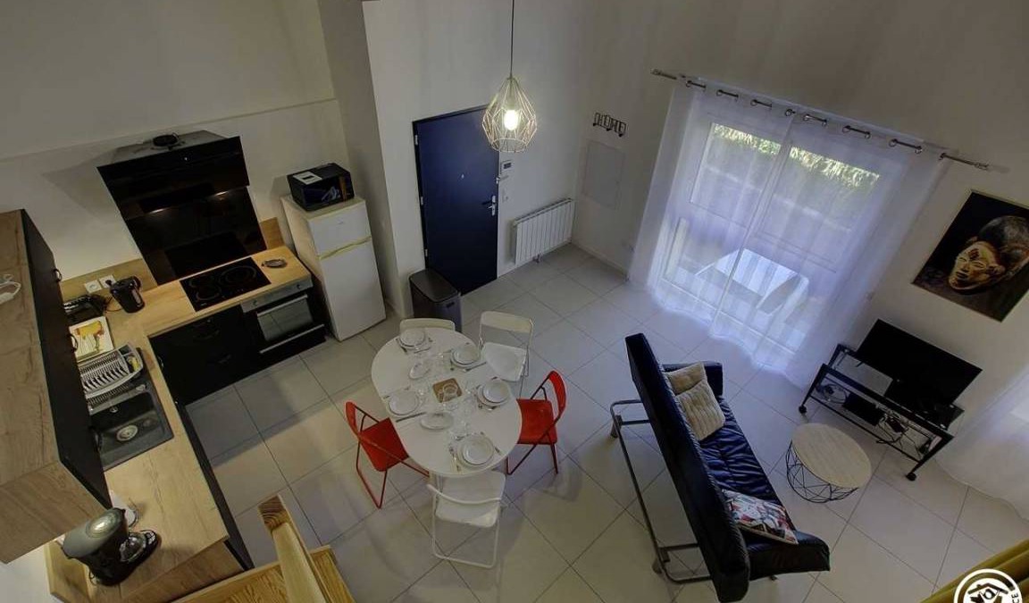Beynost House | 87 m² Gîte ∙ 2 bedrooms ∙ 10 guests
