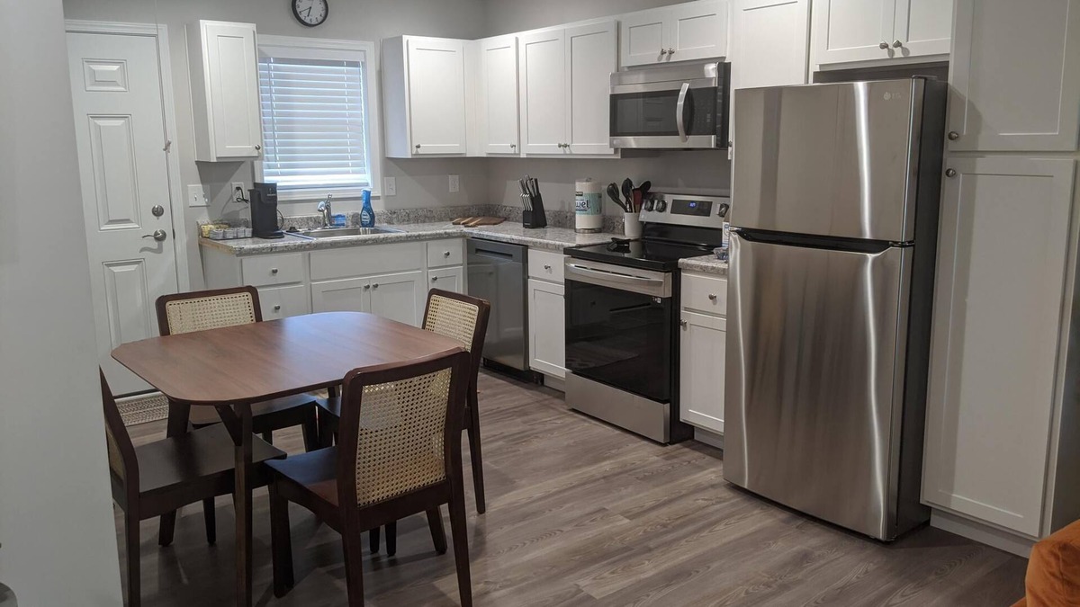 Washington Court House Apartment | 871 Gregg St New 2 Bed Apt Fully Furnished.
