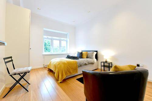 Finchley Church End Apartment | 88 m² Apartment ∙ 2 bedrooms ∙ 5 guests