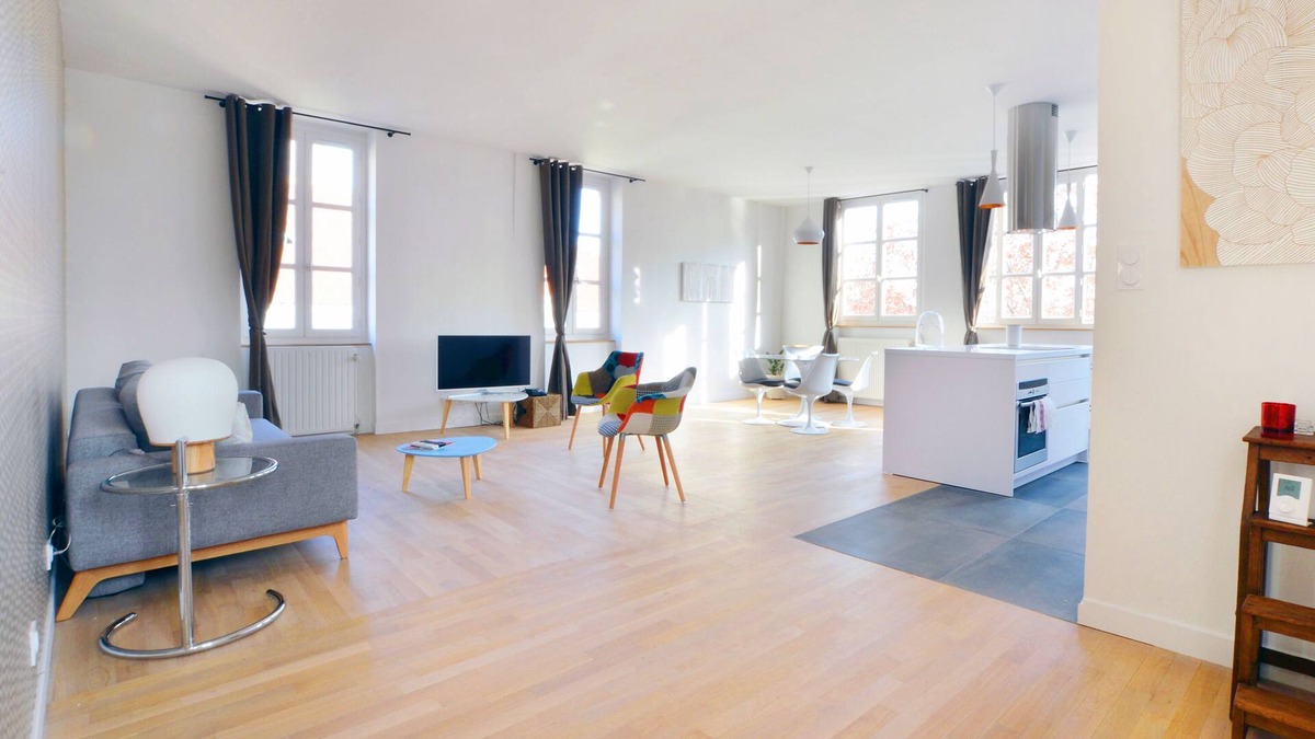 Old Lyon Apartment | 88 sq.m loft with beautiful view over the city