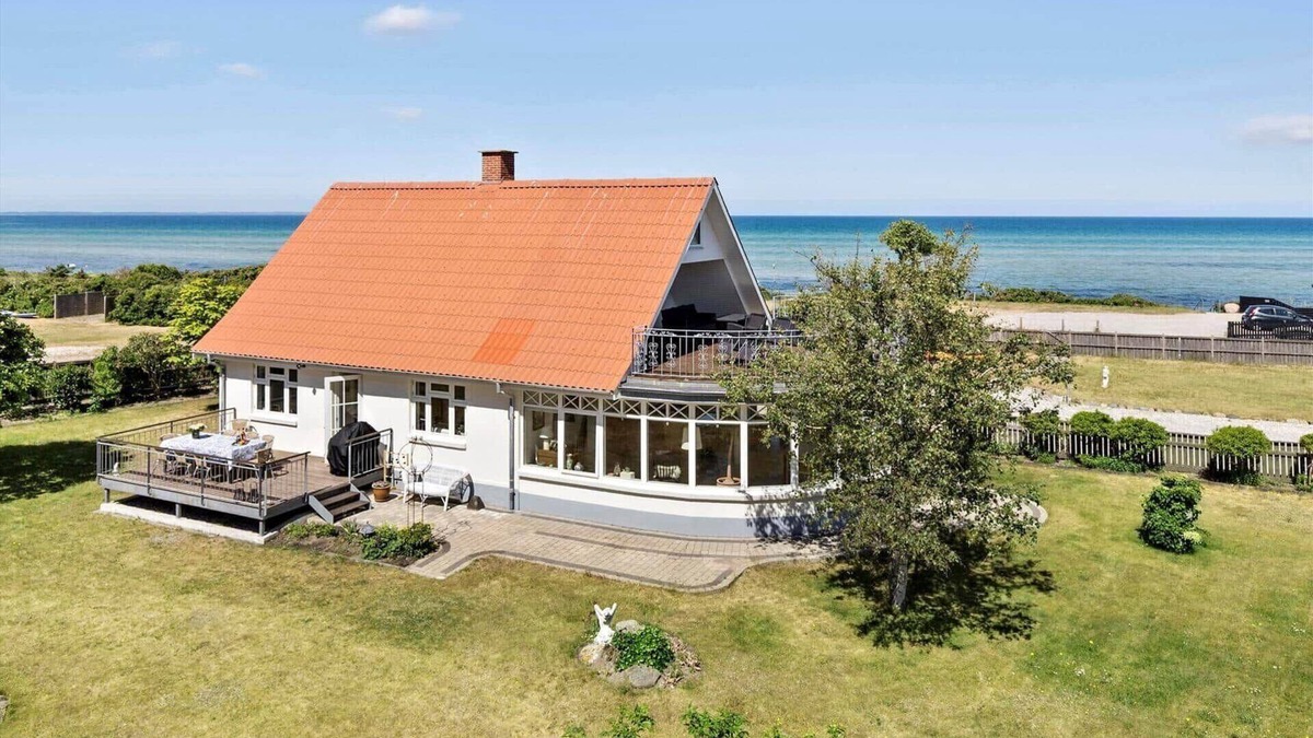 Fjellerup Strand House | 8814 Glesborg - Telefonvejen 2