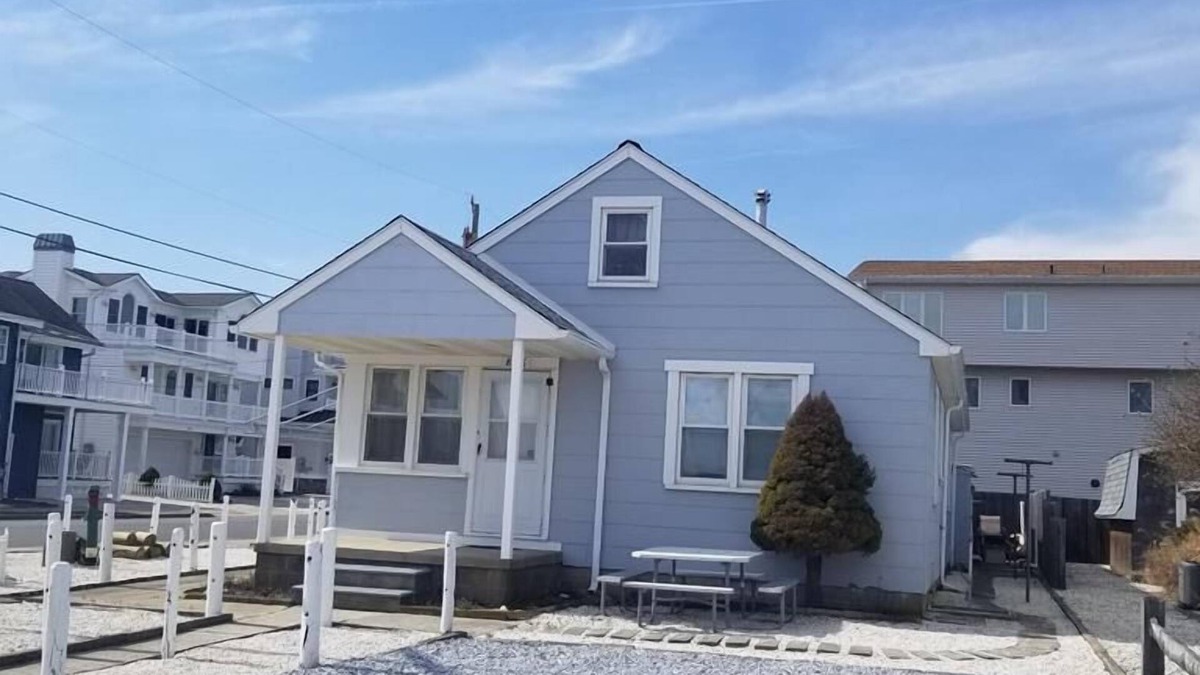 Townsend's Inlet Condo | 8816 Pleasure Ave East-Front